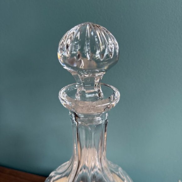 Vintage Crystal Decanter With Stopper Bohemia Czech Republic Elegant Cut Thumbpr - Picture 2 of 10